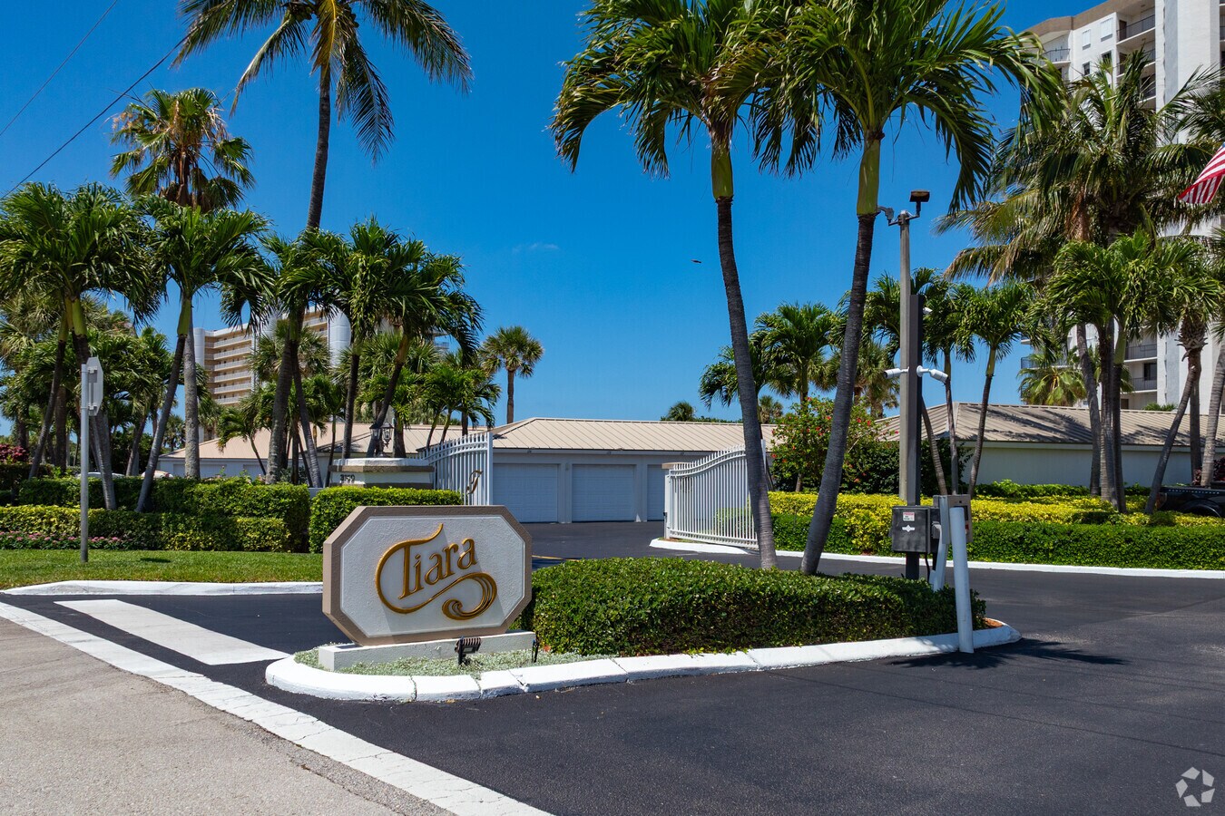 3120 N Highway A1A, Isla Hutchinson, FL 34949 - Tiara Towers