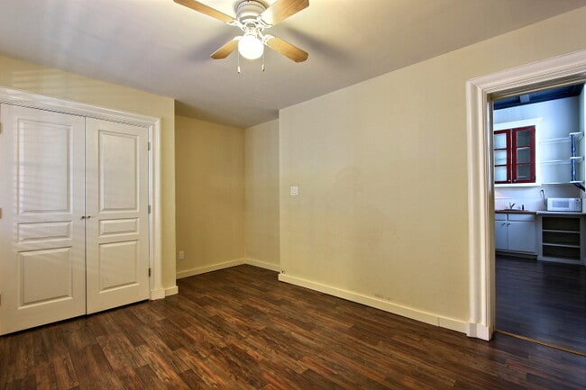Photo - 214 E Gwinnett St Unit B