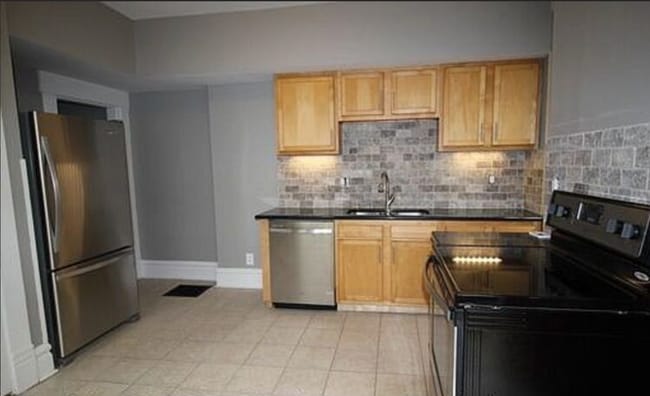 Photo - 141 E 4th Ave