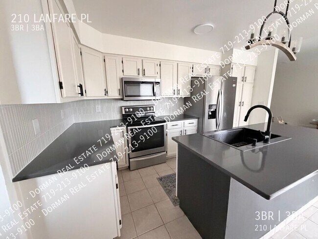 Photo - 210 Lanfare Pl