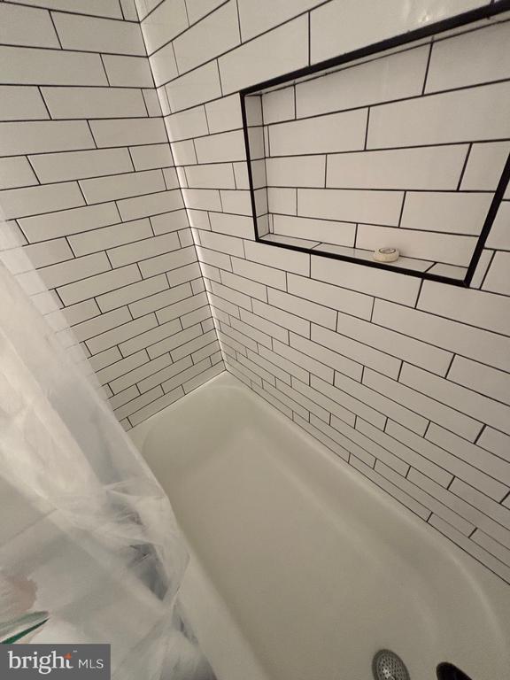 Photo - 1702 1/2-1702 10th St NW