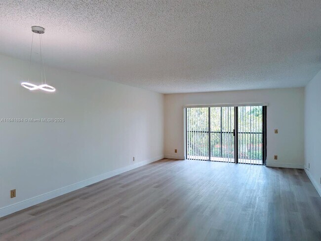 Photo - 16491 Blatt Blvd Apartamento Unidad 203