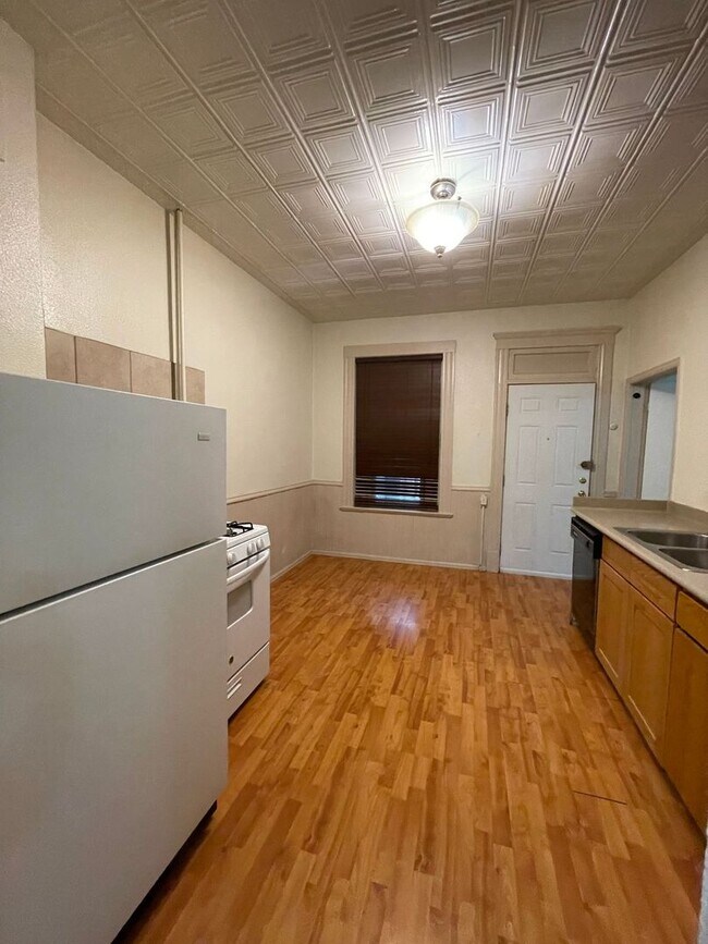 Photo - 207 Midway Ave Unit 4