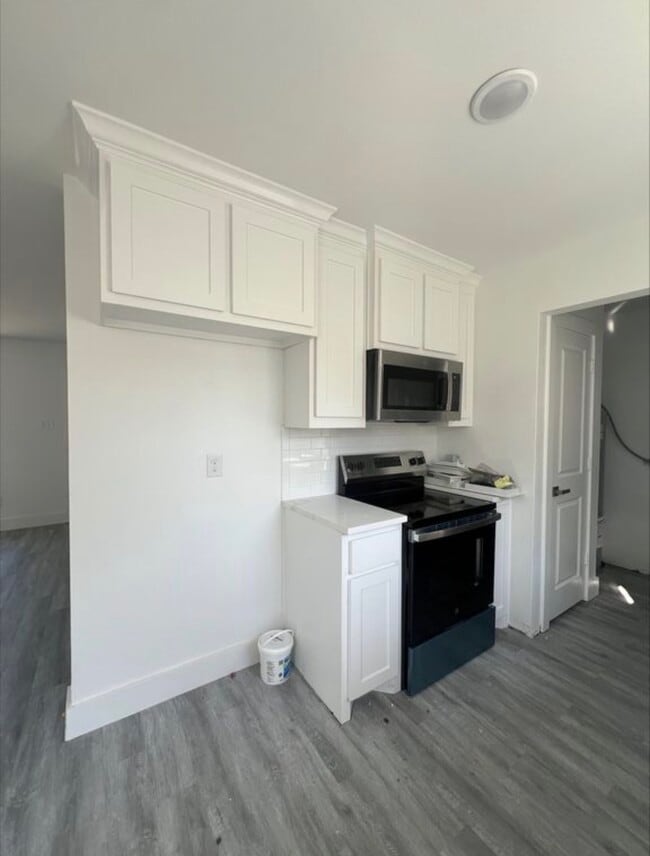 Photo - 301 W Rochester St