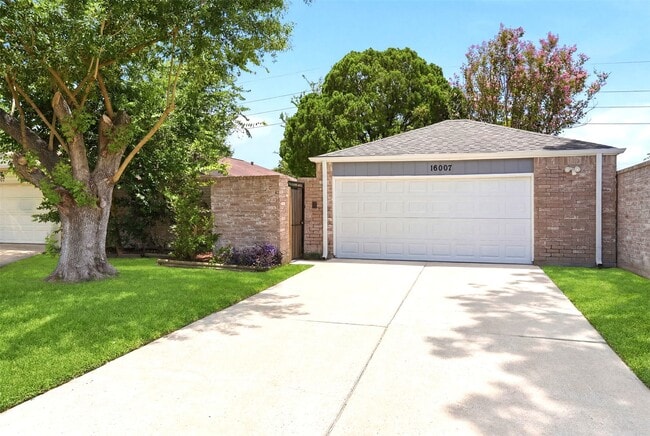 Building Photo - 16007 Ridgegreen Dr