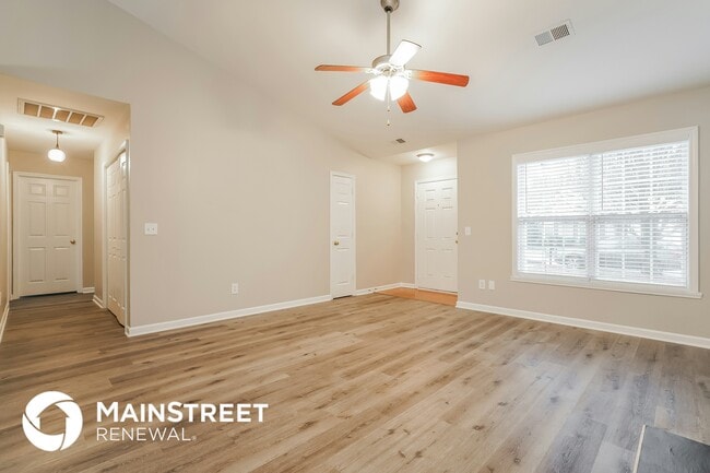 Photo - 3915 Bluestem Dr