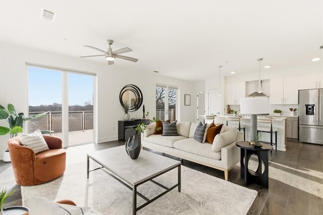 Photo - 775 Juniper St NE Unit 528