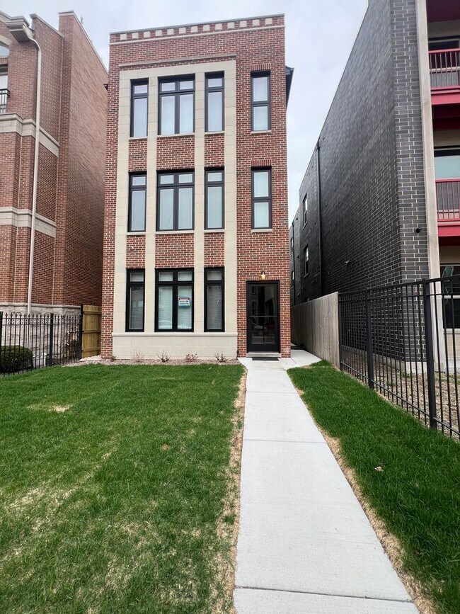 Photo - 4231 S Champlain Ave Unit 2