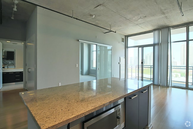 Building Photo - 152 W Roosevelt Rd Rental
