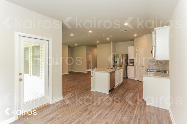 Photo - 30962 Clearview Ct