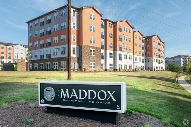 Building Photo - The Maddox