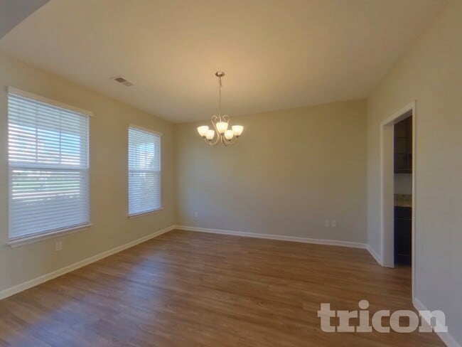 Photo - 583 Goldstone Ln