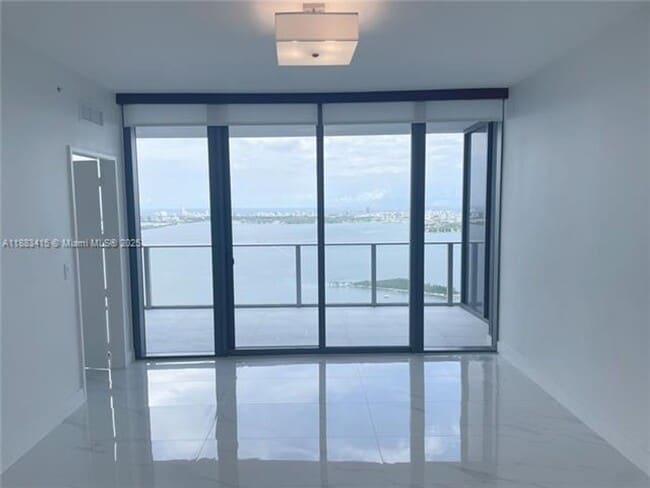 Photo - 700 NE 24th St Unit 700 NE 24th St  4706