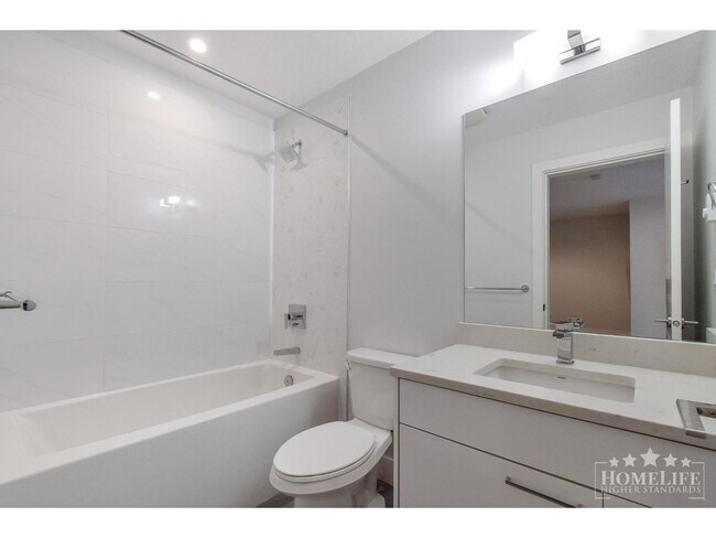 5485 Brydon Crescent Unit 105