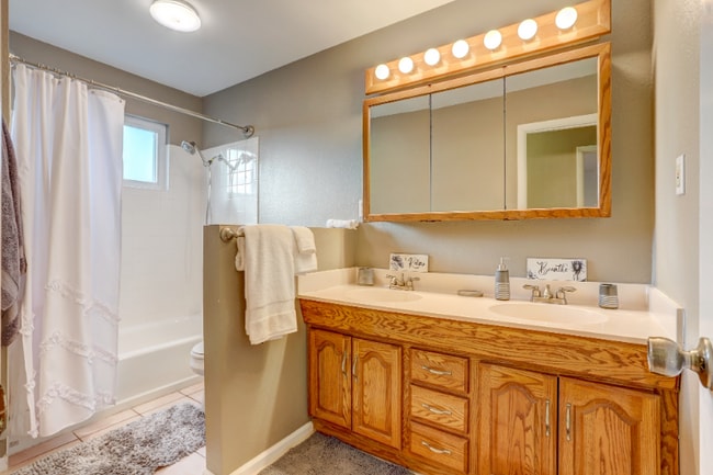 Photo - 2403 S Lima Way