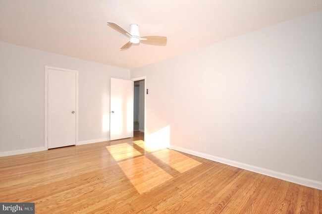 Photo - 8037 Pine Rd