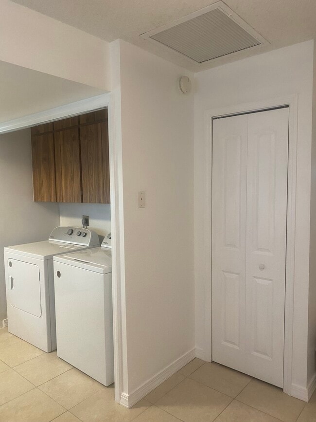 Photo - 9299 Silverthorne Dr