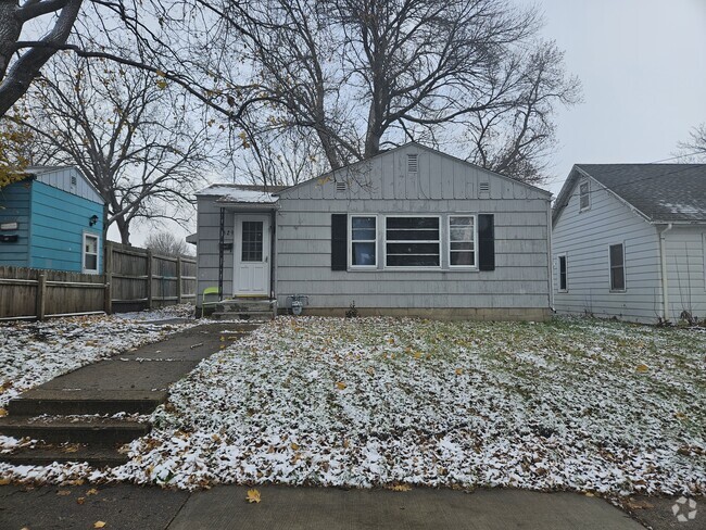 Building Photo - 1329 Margaretha Ave Rental