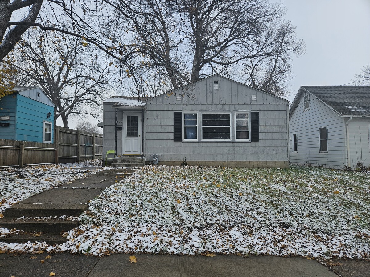 Front of home - 1329 Margaretha Ave Casa