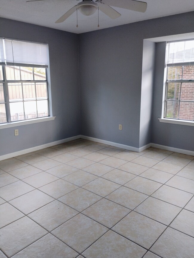 Photo - 1045 Manson Dr Unit D