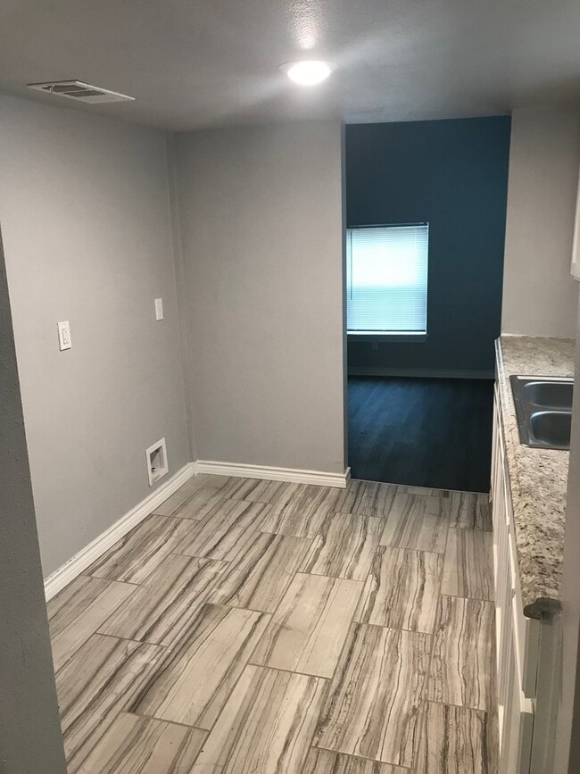 Photo - 512 Graham Ave Unit 512 Graham Ave