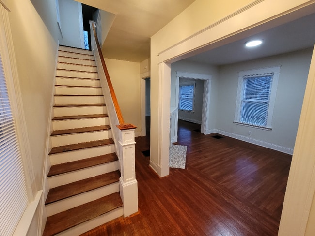 Photo - 5314 Ward St