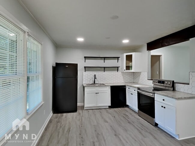 Photo - 944 Scoggins Rd