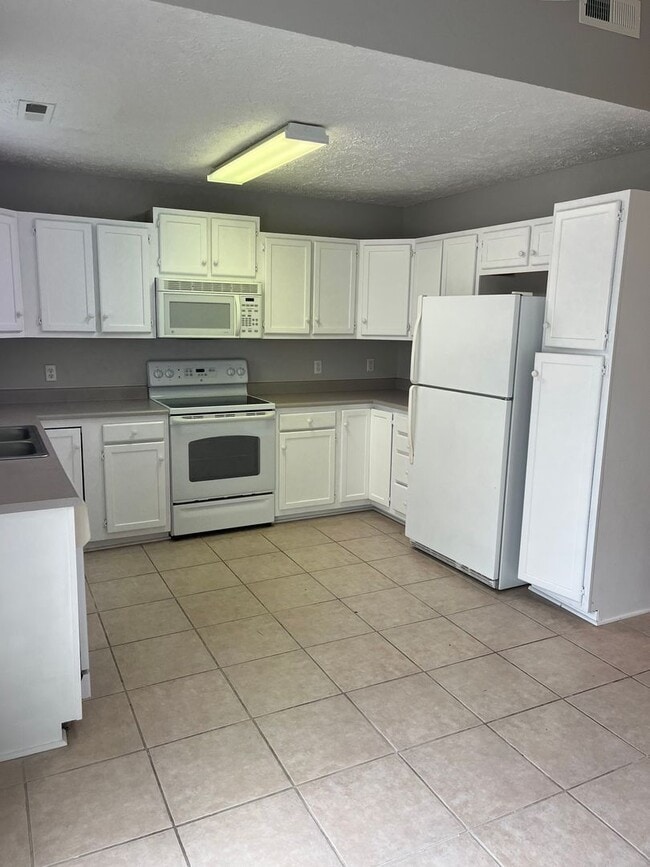 Photo - Charming Home with 2 car garage in Great Neighborhood