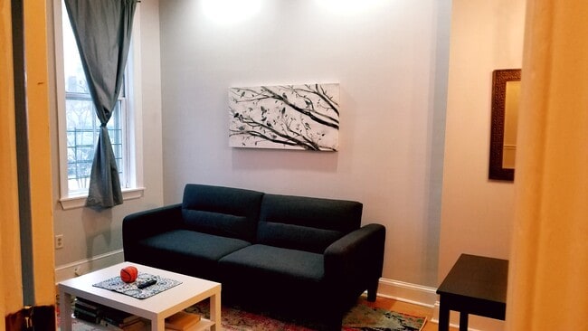 Living Room - 522 N 15th St Unit 1