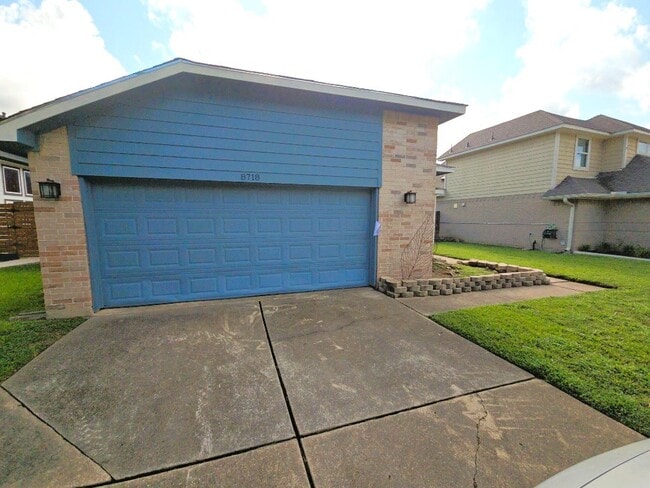 Building Photo - 8718 Roaring Point Dr Rental