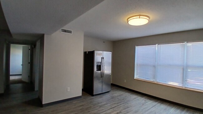 Photo - 60 Miller Ave SW