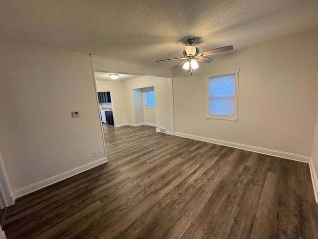 Photo - 3528 Rollins Ave