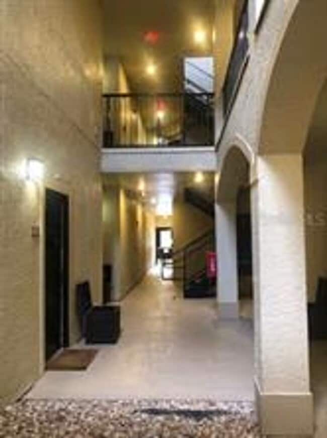 Building Photo - 1 Bedroom / 1 Bath Condo in Lake Mary Avai...