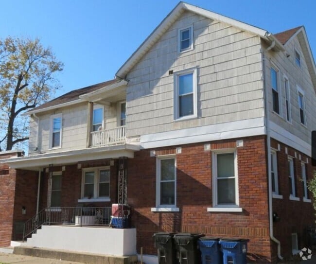 Building Photo - 1000 Hagerer St Rental