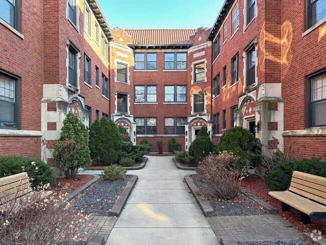Building Photo - 1310 Oak Rental