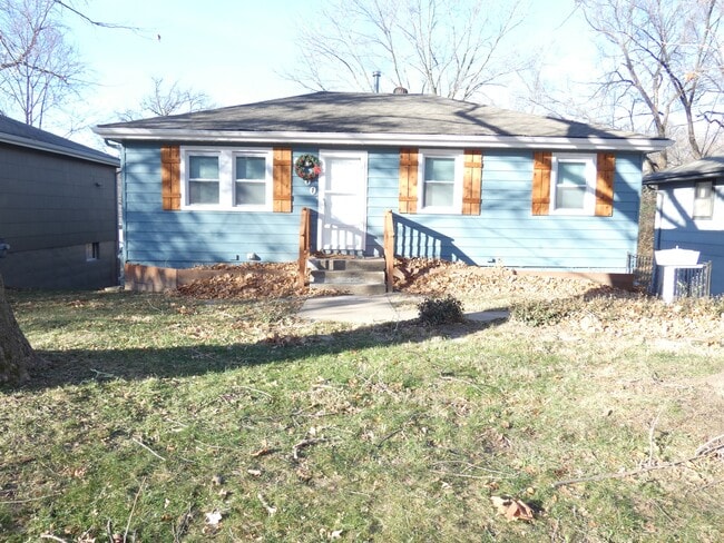 Building Photo - 4700 N Bristol Ave