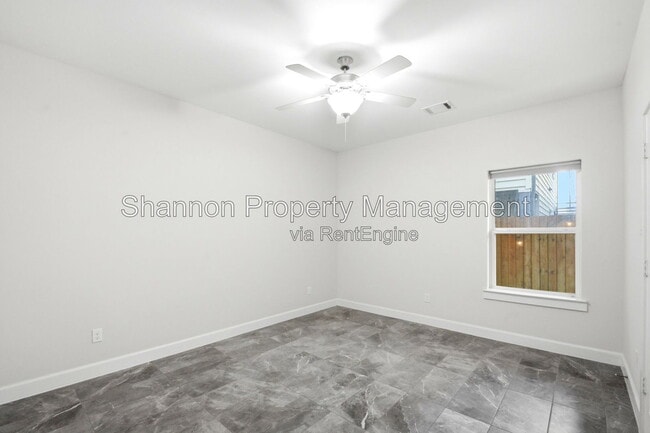 Photo - 849 Fisher St