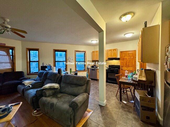 Photo - 47 Orkney Rd Unit 2