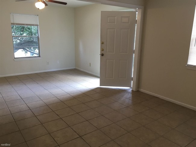 Photo - 2 br, 2 bath 4plex - 319 Manuel Dr D