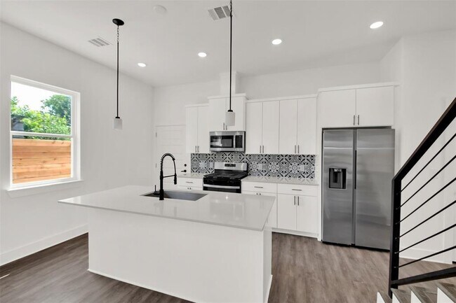 Photo - 7603 Carver Ave