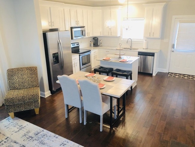 Dining and Kitchen - 1220 Pithon St Rental
