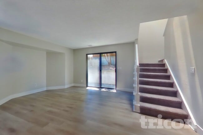 Photo - 1344 Shaddick Dr
