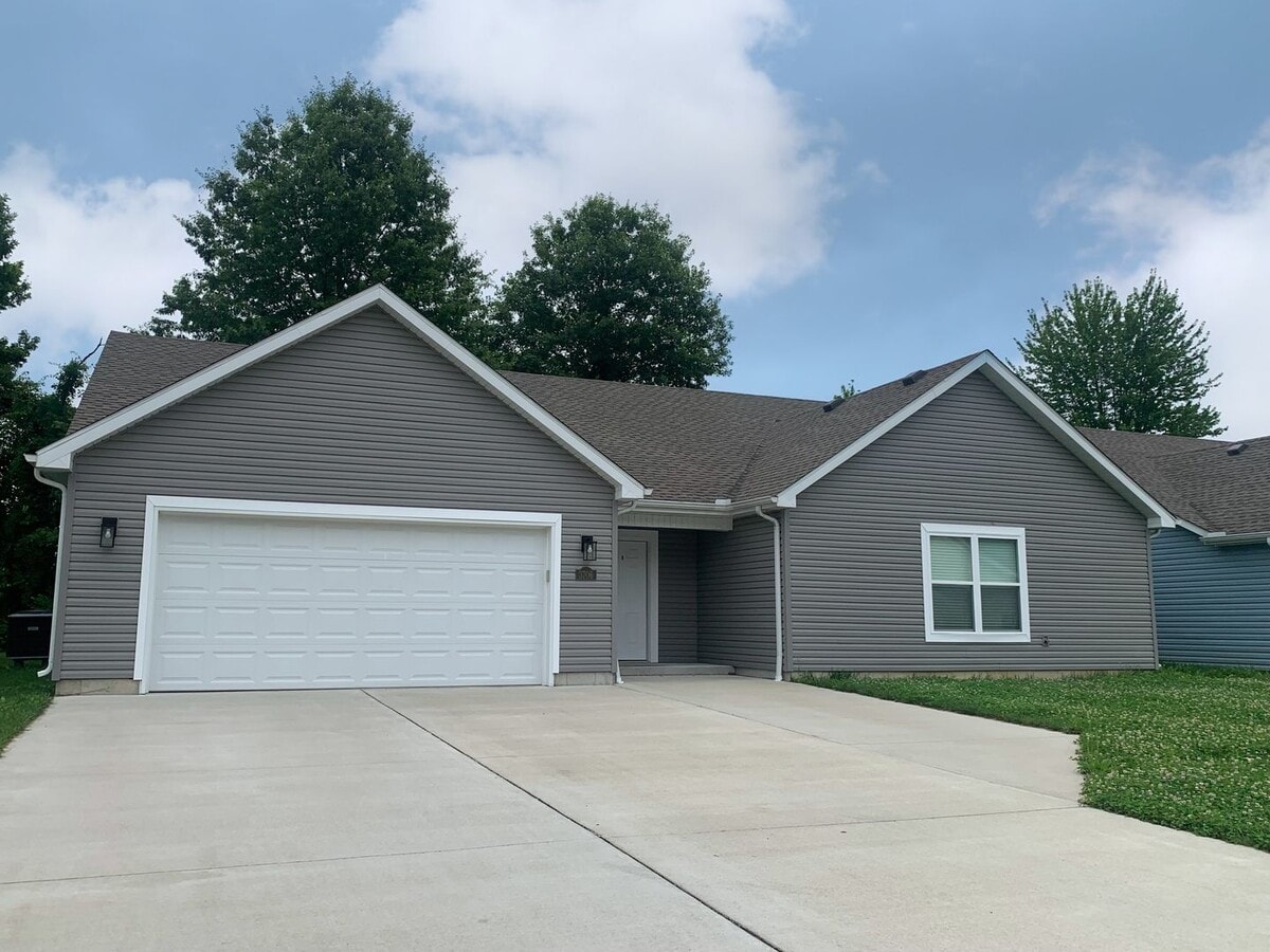 Photo - NEW CONSTRUCTION East Side Terre Haute - 5 Bedroom, 3 Baths, 2 Car Garage Home!