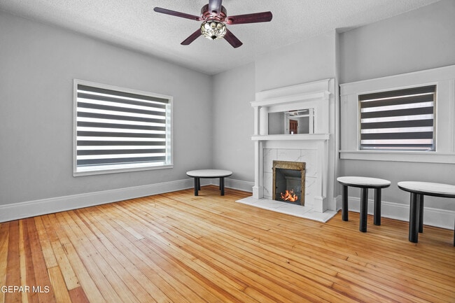 Photo - 305 E River Ave