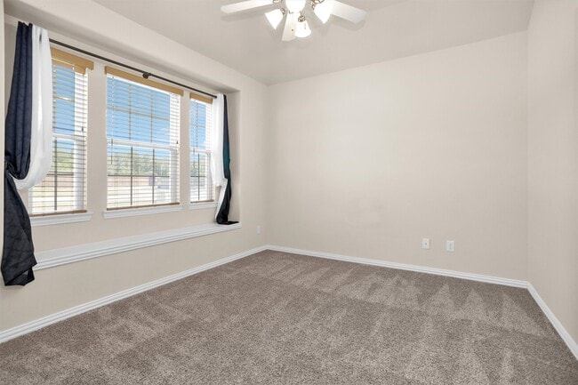 Photo - 223 Shoreview Dr