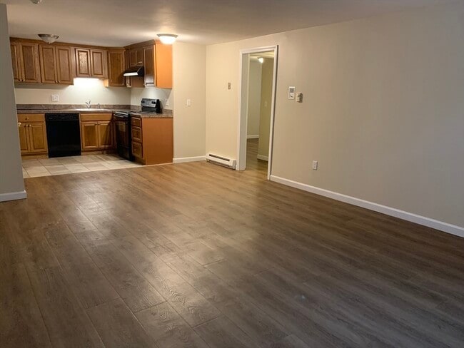 Building Photo - 7 Bayberry Rd Unit A