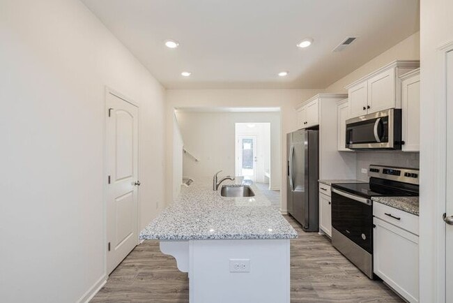 Photo - Beautiful Modern 2-Bedroom Townhome AVAILABLE NOW