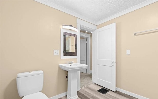 Photo - 754 Princeton Ave