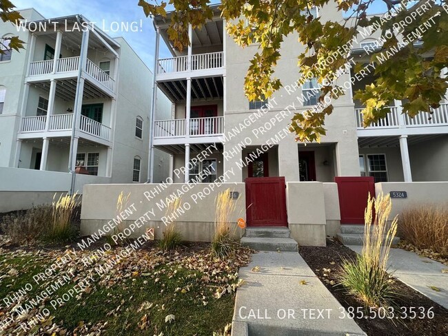 3 Bedroom/3.5 Bathroom Townhome in South J... - 3 Bedroom/3.5 Bathroom Townhome in South J...