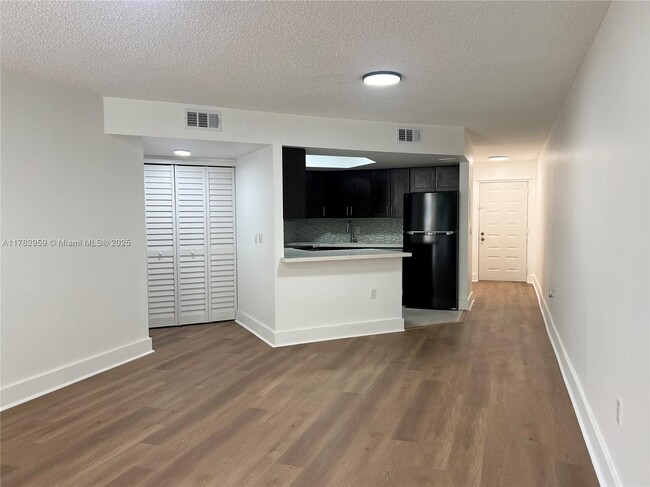 Photo - 8353 Lake Dr Unit 303